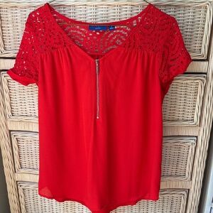 Small apt. 9 red top